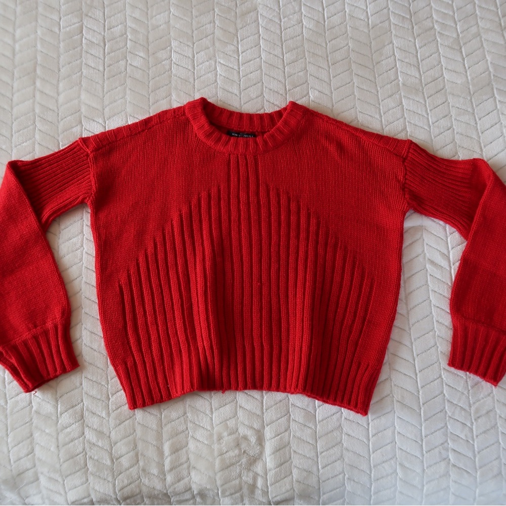 Romeo + Juliet Couture red knitted sweater